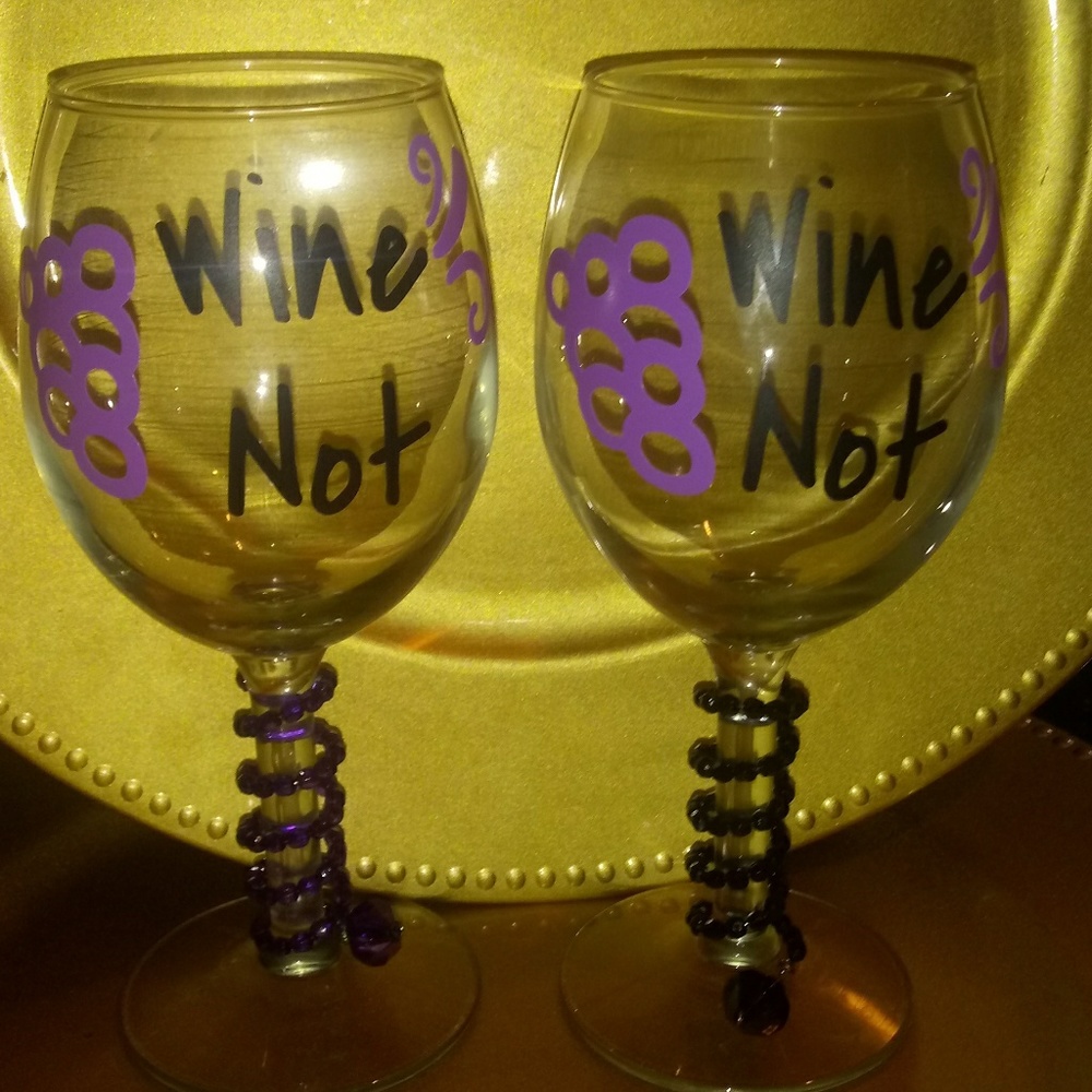 Customized wine glasses set of 2